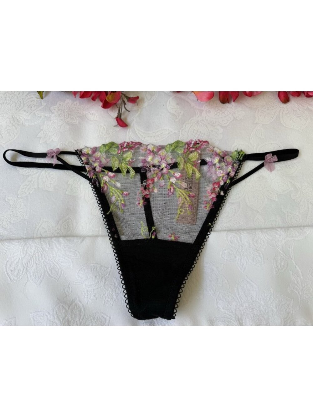VICTORIA'S SECRET L BLACK EMBROIDERED FLORAL V STRING SUMMER PANTIES NWT $30